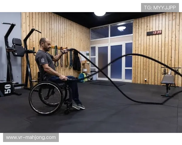 残疾运动员用球杆书写梦想，斯诺克赛场诠释不屈体育精神